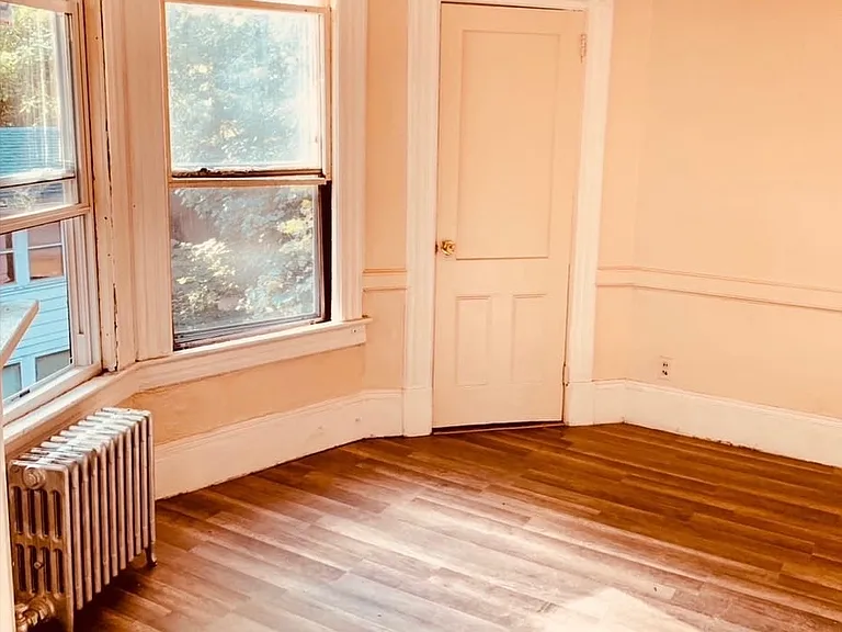 144 Lawrence St — Photo 3