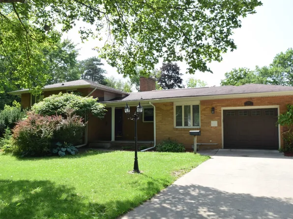 4701 Hampshire Ct, Midland, MI 48640