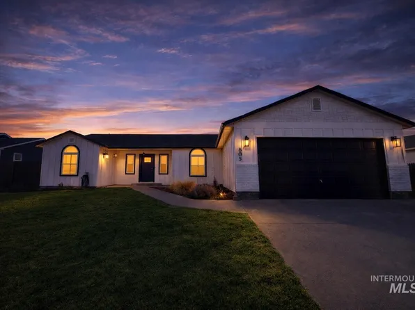 805 SW Gregory Ln, Mountain Home, ID 83647
