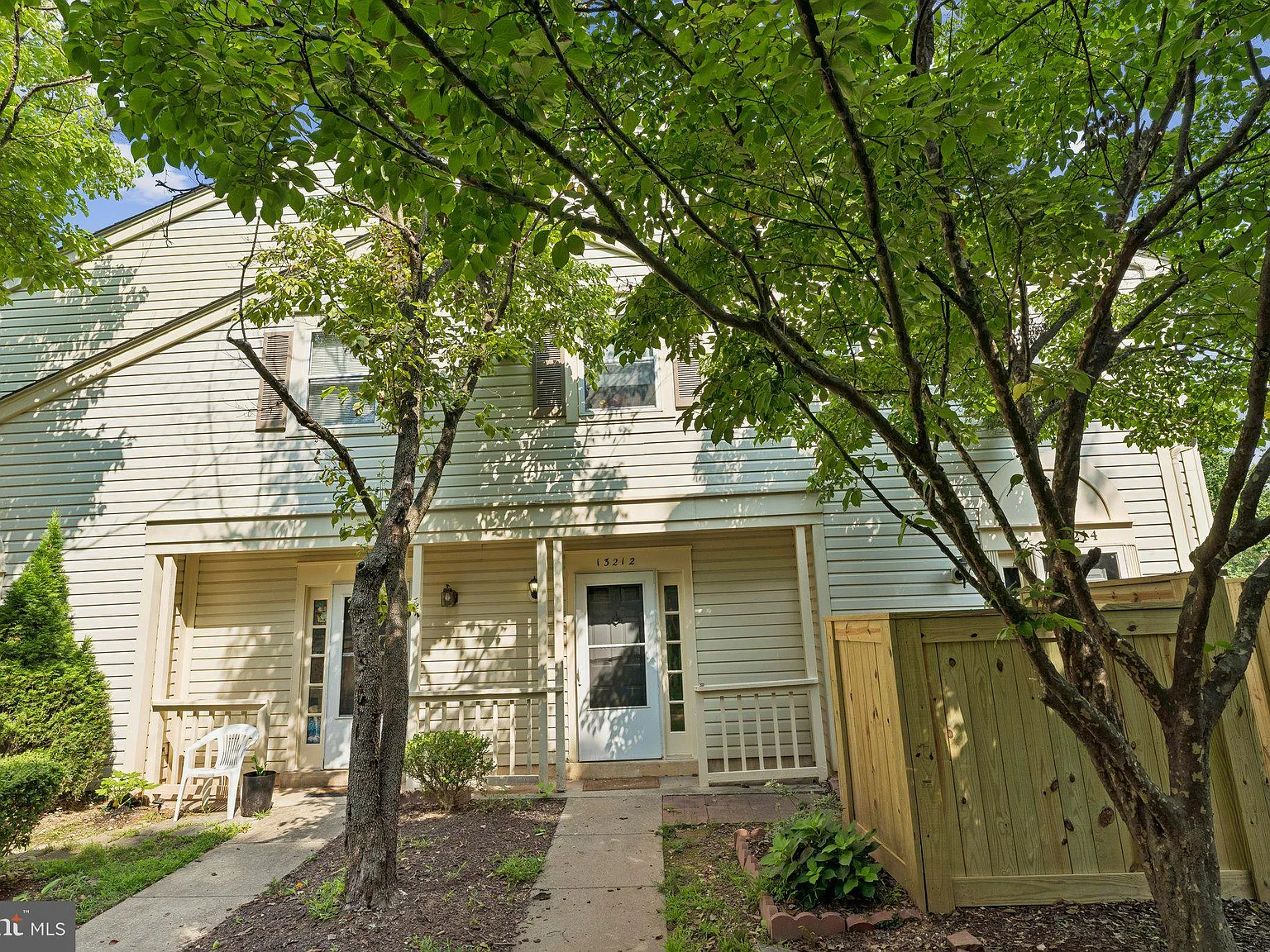 1 bed, 1.0 bath, 927 sqft, $2,200 — Photo 2