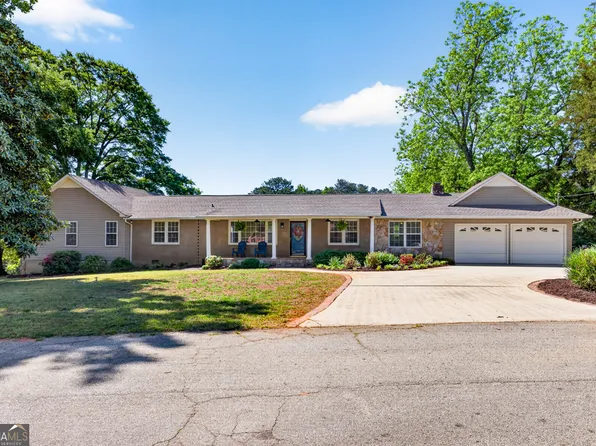 942 Powderbag Creek Rd, Hartwell, GA 30643