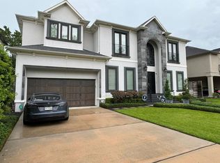 5414 Pocahontas St, Bellaire, TX 77401