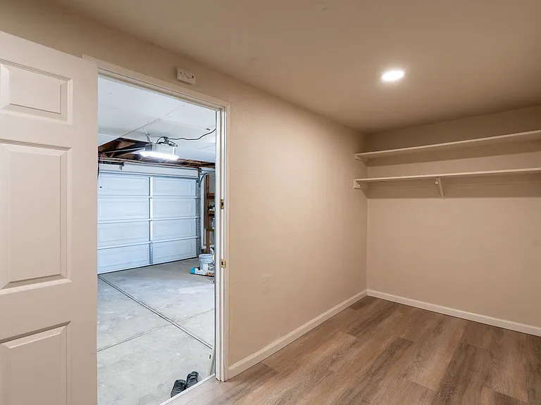 1525 Jasmine Way — Photo 23