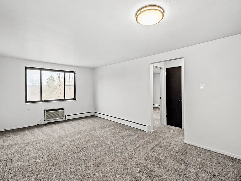 Lindberg Apartments — Photo 16