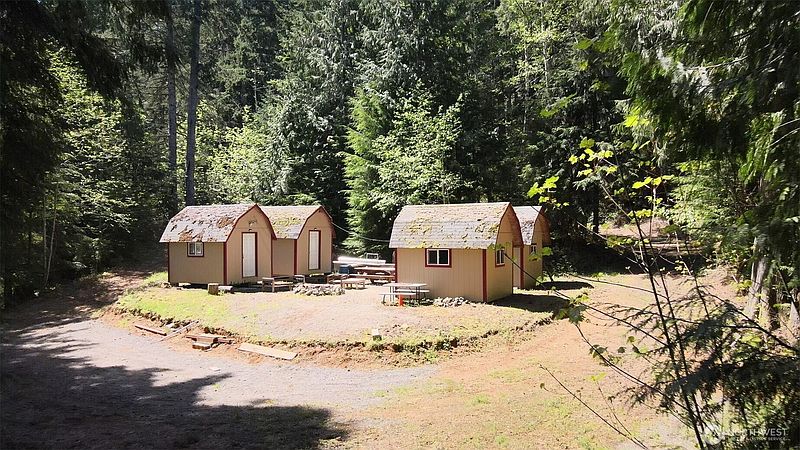 2nd image of 650 W Cushman Ridge Drive