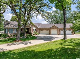 2626 250th St, De Witt, IA 52742