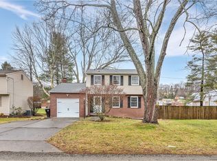 112 Thunderwood Dr, Bethel Park, PA 15102