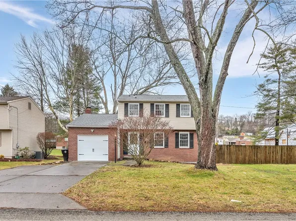 112 Thunderwood Dr, Bethel Park, PA 15102