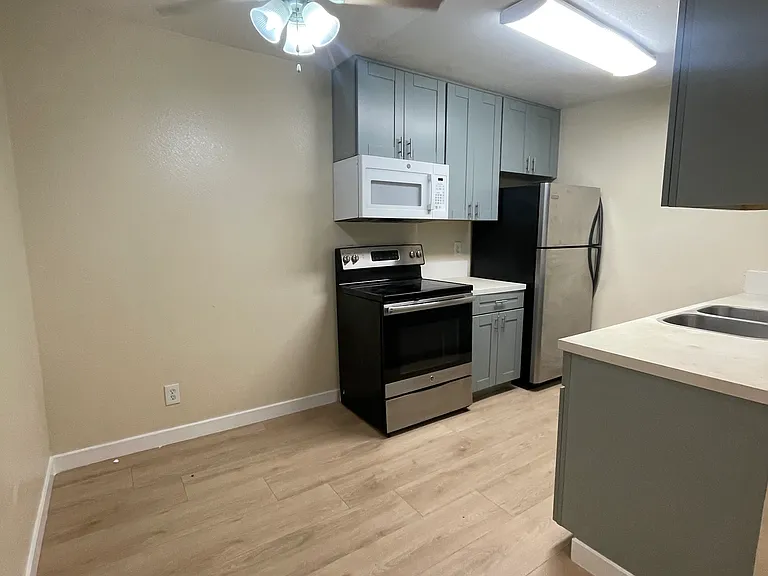 Genesis Apartments — Photo 33
