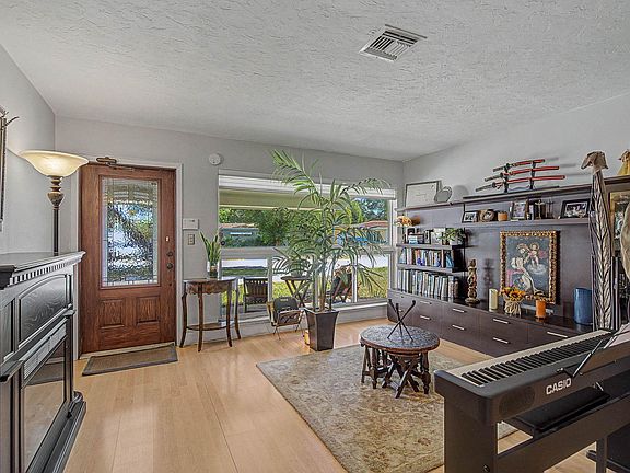 5th image of 2740 SW 16th Street
