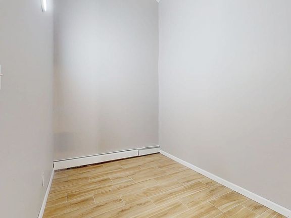 4th image of 7616 Grand Central Pkwy #4F