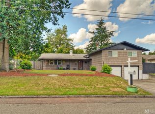 1876 Clovercrest St, Enumclaw, WA 98022