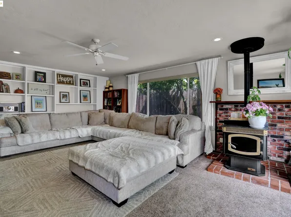 835 Elm Way, Rio Vista, CA 94571