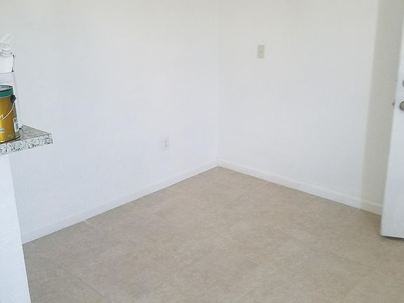 5th image of 2565 NW 205th St