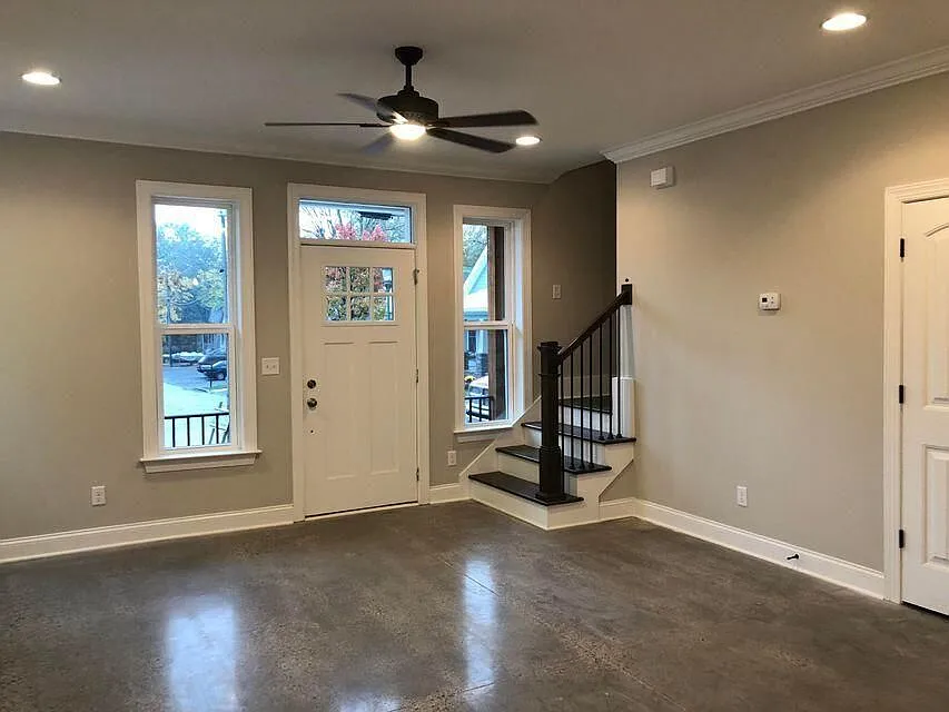 3 bed, 2.5 bath, 1706 sqft, $2,500 — Photo 2