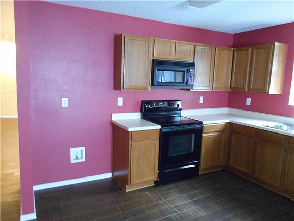 3rd image of 2924 Sheridan Ln