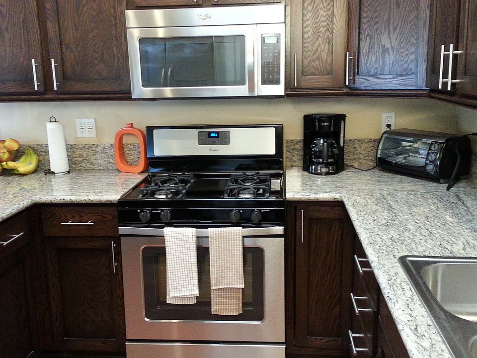 2nd image of 725 Center St Unit A