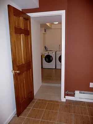 Rented by Perry Associates NYC Inc | media 17