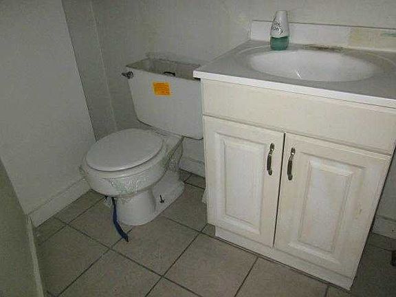 bathroom unit 1