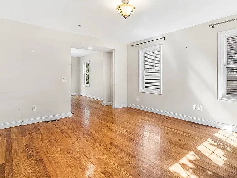 1281 Elm St — Photo 3