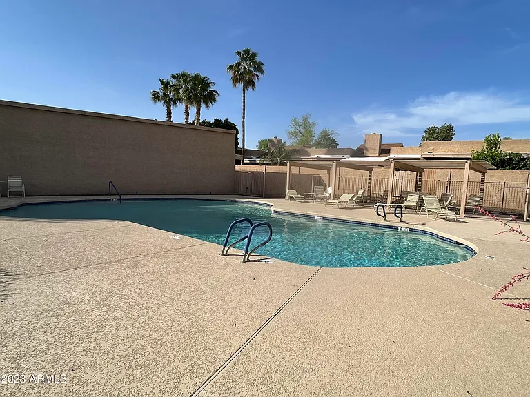 9040 E Winchcomb Dr — Photo 16