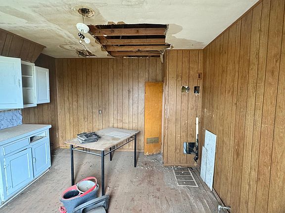 4th image of 505 N Gaines Ave