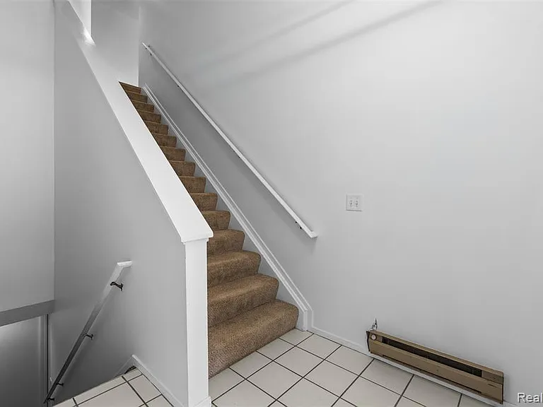 6680 Ridgefield Cir — Photo 6