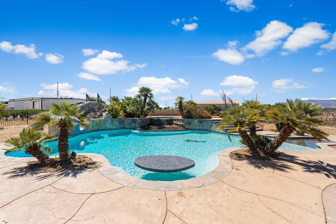 next background image