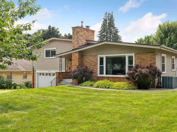 1307 Smith Ave S, West Saint Paul, MN 55118