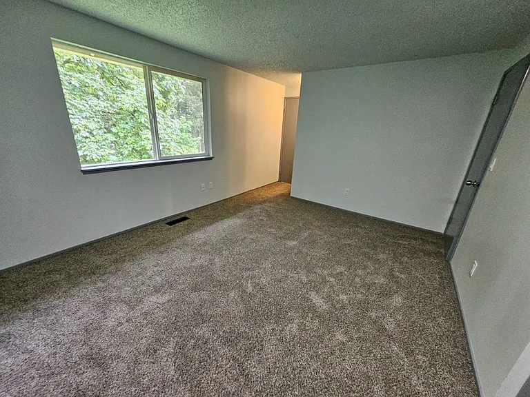 4323 SE 4th Pl — Photo 13