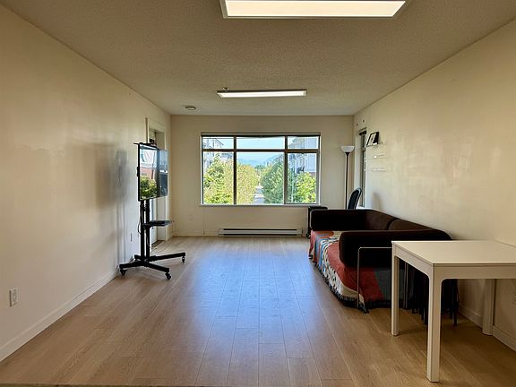 4th image of 9288 Odlin Rd #330