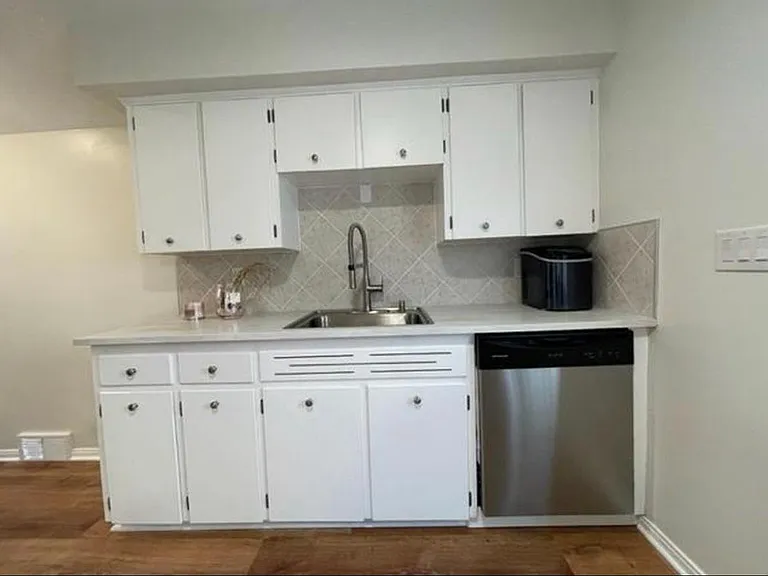 2053 Vernier Rd #1 — Photo 3
