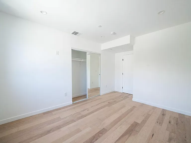 2683 Roseview Ave #2 — Photo 15