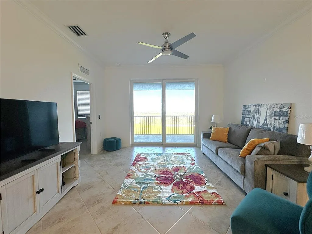 2 bed, 2.0 bath, 1120 sqft, $6,000 — Photo 4