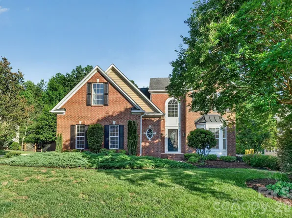 129 Doby Creek Ct, Fort Mill, SC 29715