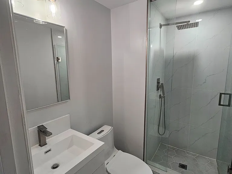 57 Phillip Ave — Photo 8