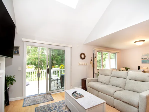 51 Portside Dr Unit 51, Mashpee, MA 02649