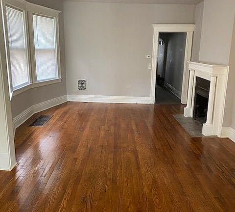 3rd image of 400 Lafayette Ave #1