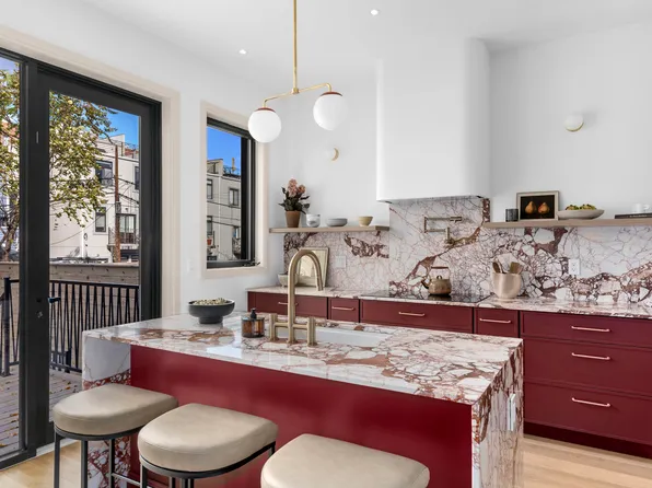 259 Winthrop Street image 4 of 20