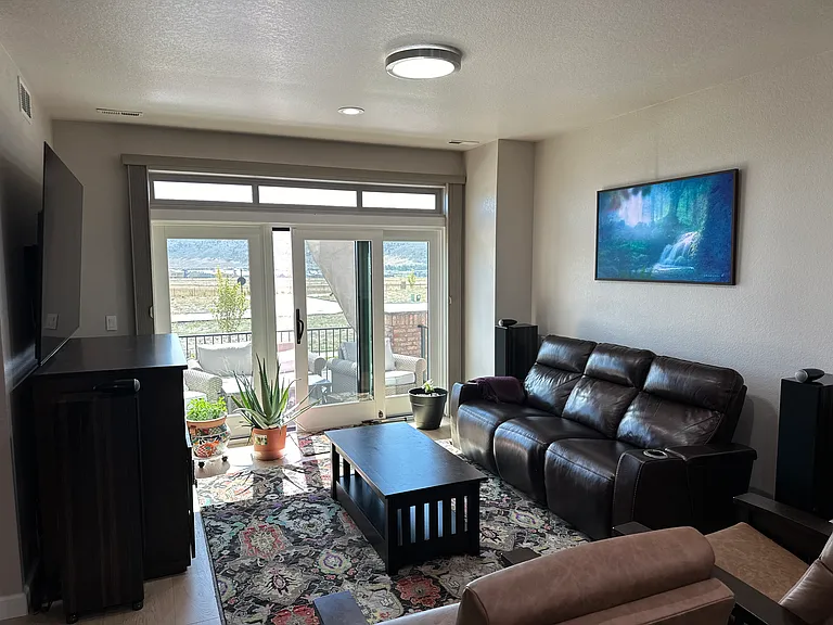 15529 W Washburn Ave — Photo 2