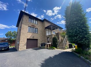 2442 1st St FLOOR 2, Fort Lee, NJ 07024