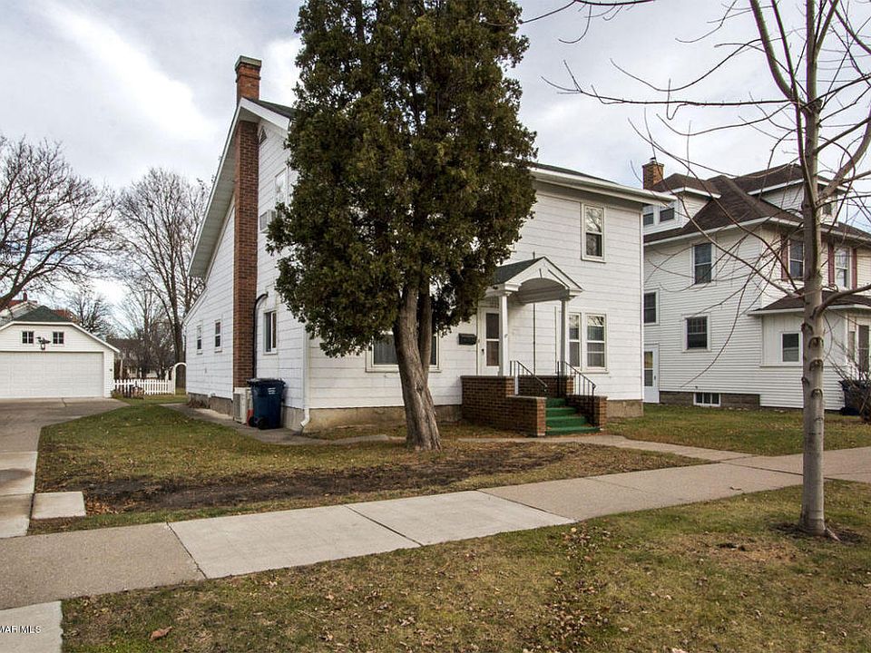 1st image of 209 S Garden St
