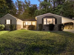 12 Tall Timbers Dr, Glen Gardner, NJ 08826
