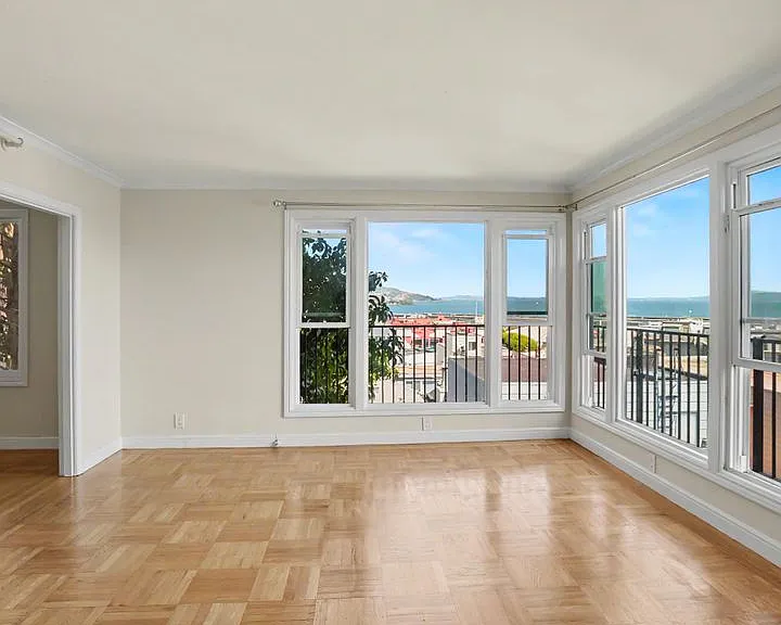 Renovated 3br W/ Dining Room. Views! Parking Avail., Free Laundry! — Photo 12