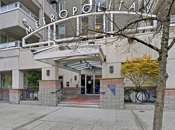 925 110th Ave NE APT 208, Bellevue, WA 98004
