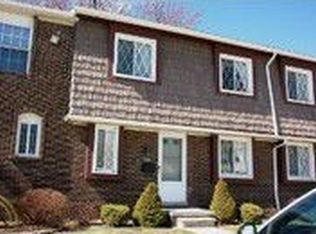 1568 Camelot Dr, Trenton, MI 48183