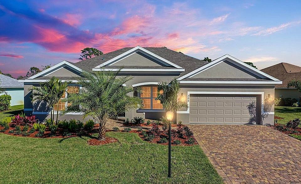1st image of 305 SW Vista Lake Dr