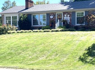 10003 Silverwood Ln, Louisville, KY 40272