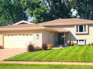 1610 Omaha Dr, Bismarck, ND 58504