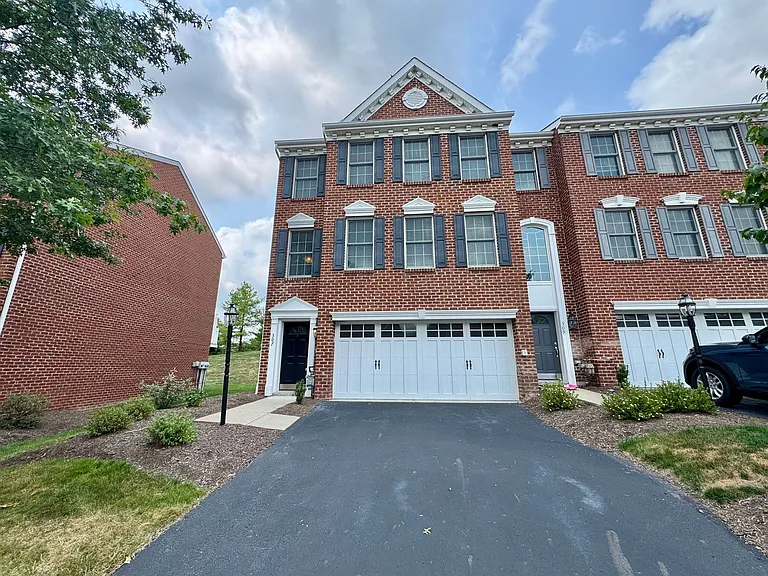 307 Marshall Heights Dr — Photo 2